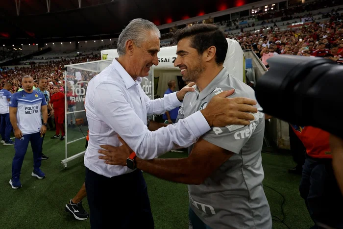 Foto colorida de Tite e Abel Ferreira - Metrópoles