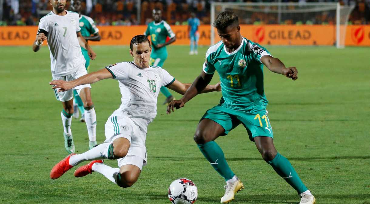 Argélia e Senegal disputam final da Copa Africana das Nações de 2019, no Cairo; próxima edição da competição foi adiada por crise de Covid-19