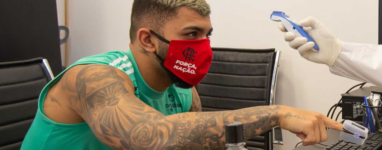 Gabigol, do Flamengo, em avaliação no CT do clube